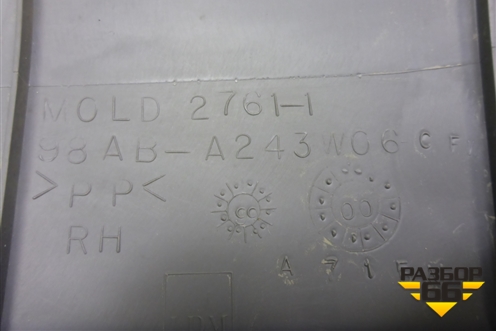 Обшивка стойки центральная верхняя правая (98ABA243W06CFW) для Ford Focus 1 с 1998-2004г