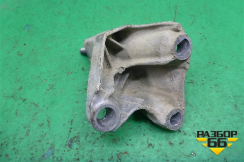 Кронштейн КПП левый (98AB7M125BF) для Ford Focus 1 с 1998-2004г