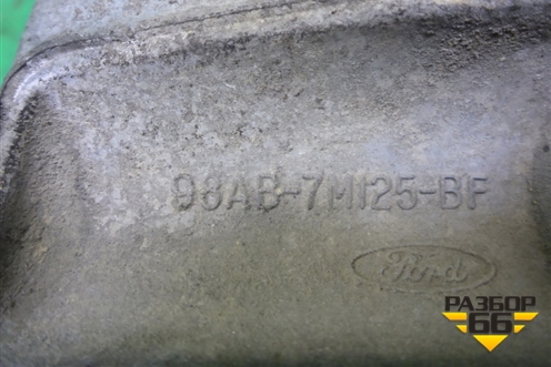 Кронштейн КПП левый (98AB7M125BF) для Ford Focus 1 с 1998-2004г