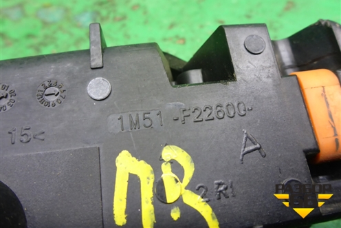 Ручка внутренняя двери передней правой (1M51F22600A) для Ford Focus 1 с 1998-2004г