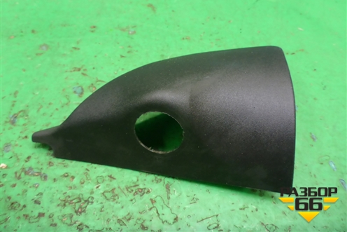 Накладка двери передней левой уголок (2M51A23409GA) для Ford Focus 1 с 1998-2004г