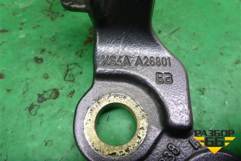 Петля двери задней левой нижняя (XS4AA26801BB) для Ford Focus 1 с 1998-2004г