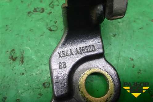 Петля двери задней правой нижняя (XS4AA26800BB) для Ford Focus 1 с 1998-2004г