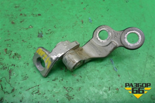Петля двери передней правой нижняя (XS4AA22800AB) для Ford Focus 1 с 1998-2004г
