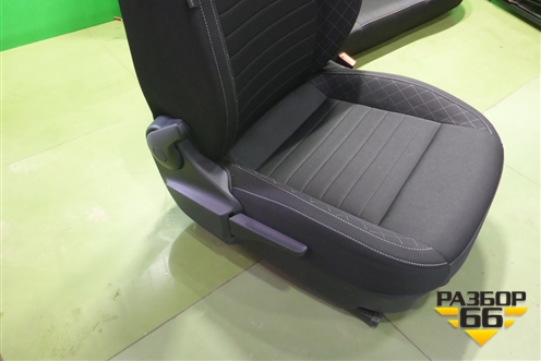 Сиденья комплект (с AIR BAG, передние и задние с обогревом) для Skoda Rapid с 2013г
