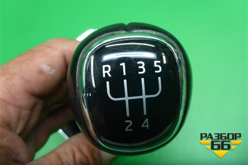 Чехол кулисы КПП (5JB711456) для Skoda Rapid с 2013г