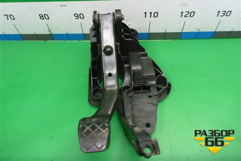 Педаль тормоза (МКПП) (6C1721058D) для Skoda Rapid с 2013г