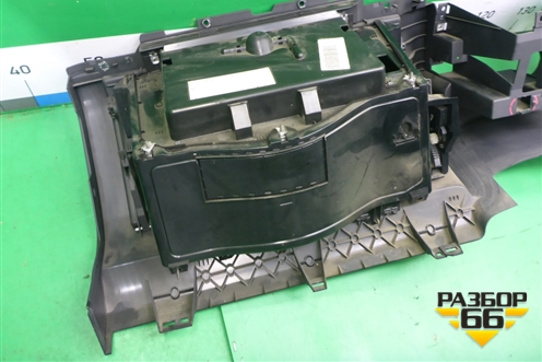 Торпедо (нижняя часть) (7L6858904) для Volkswagen Touareg c 2002-2010г
