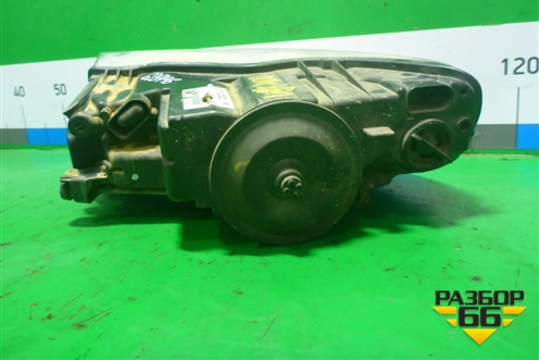 Фара правая (после 2006г галоген) (7L6941032A) для Volkswagen Touareg c 2002-2010г