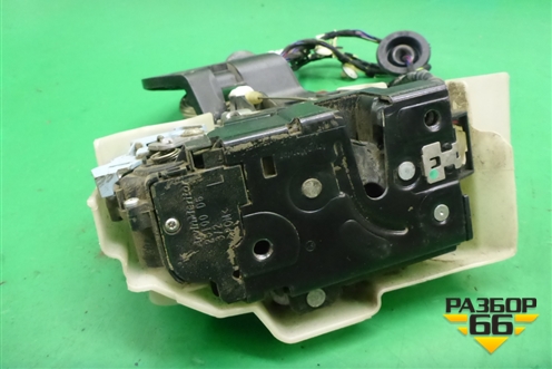 Замок двери передней левой для Volkswagen Touareg c 2002-2010г