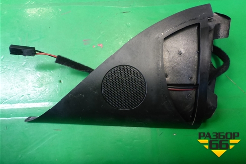 Накладка двери передней левой уголок (7L6837993) для Volkswagen Touareg c 2002-2010г