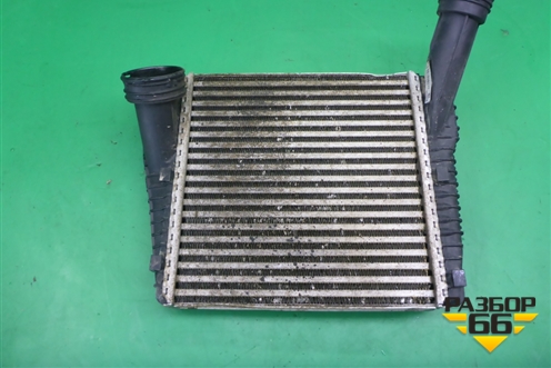 Интеркулер (7L6145804A) для Volkswagen Touareg c 2002-2010г