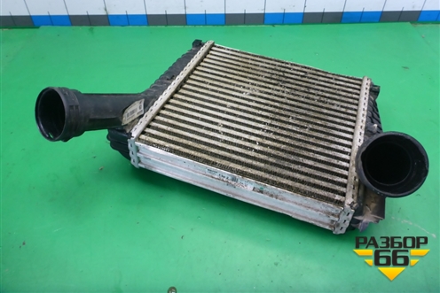 Интеркулер (7L6145804A) для Volkswagen Touareg c 2002-2010г