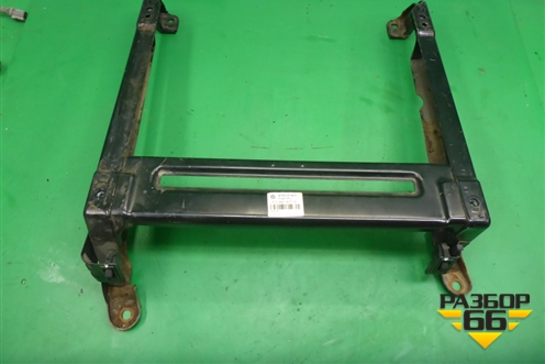 Кронштейн сиденья (переднего левого) (7L0881677G) для Volkswagen Touareg c 2002-2010г
