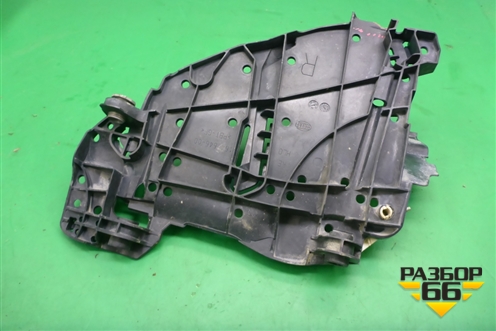 Кронштейн фары правой (16464600) для Volkswagen Touareg c 2002-2010г