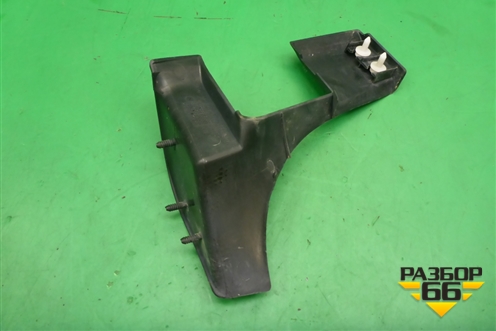 Накладка декоративная (на петлю двери багажника правая) (7L6867438F) для Volkswagen Touareg c 2002-2010г