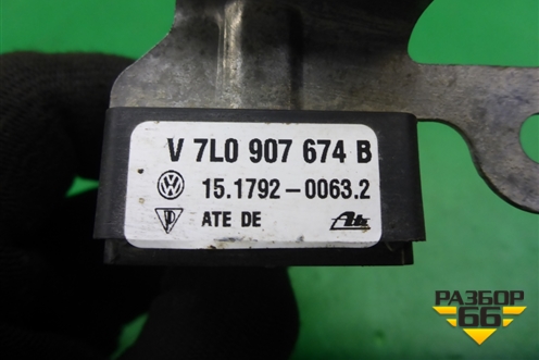 Датчик ускорения (правый) (7L0907674D) для Volkswagen Touareg c 2002-2010г