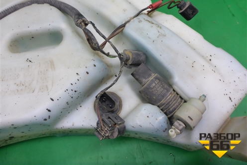 Бачок омывателя лобового стекла (7L0955453D) для Volkswagen Touareg c 2002-2010г