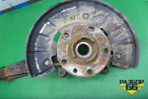 Кулак поворотный передний левый (7L0407257A) для Volkswagen Touareg c 2002-2010г