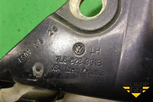 Петля капота левая (7L6823301B) для Volkswagen Touareg c 2002-2010г