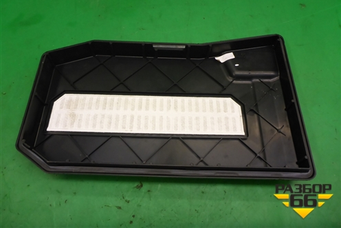 Крышка аккумулятора (под сиденьем) (7L0864643B) для Volkswagen Touareg c 2002-2010г