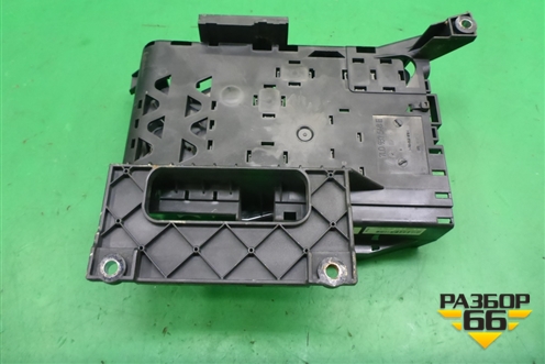 Блок предохранителей (7L0937548E) для Volkswagen Touareg c 2002-2010г