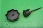 Болт крепления запасного колеса (7L0601347A) для Volkswagen Touareg c 2002-2010г