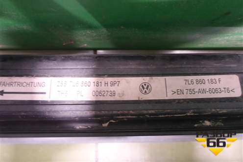 Рейлинг на крышу левый (7L6860181H) для Volkswagen Touareg c 2002-2010г