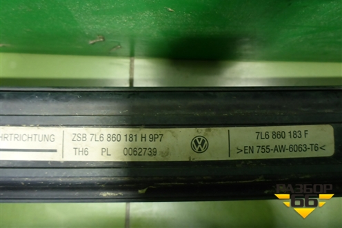 Рейлинг на крышу левый (7L6860181H) для Volkswagen Touareg c 2002-2010г