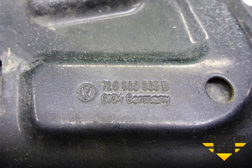 Лючок бензобака (7L6809905B) для Volkswagen Touareg c 2002-2010г
