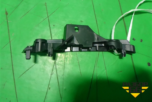 Кронштейн переднего бампера левый (новый) (51117385350) для BMW 5-серия G30 с 2017г