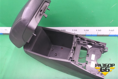 Подлокотник (846342W100) для Hyundai Grand Santa Fe с 2012-2018г