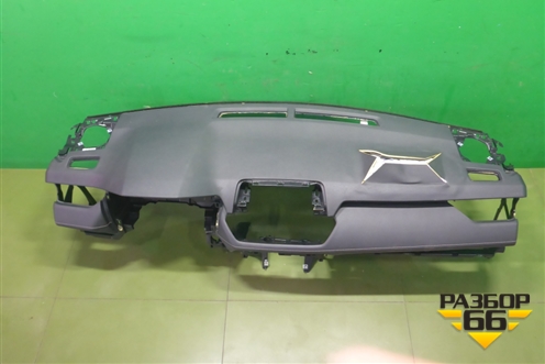 Торпедо под AIR BAG без AIR BAG (554030R060) для Toyota Rav-4 с 2018г