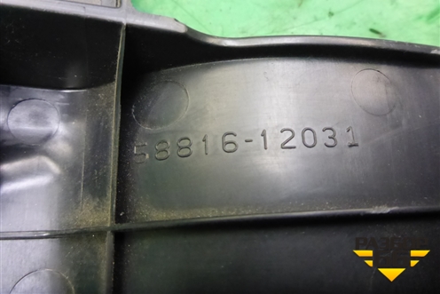 Накладка внутренняя (на консоль левая) (5881612031) для Toyota Corolla (E15) с 2006-2013г