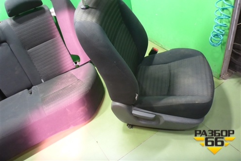 Сиденья комплект (AIR BAG подогрев) для Toyota Corolla (E15) с 2006-2013г