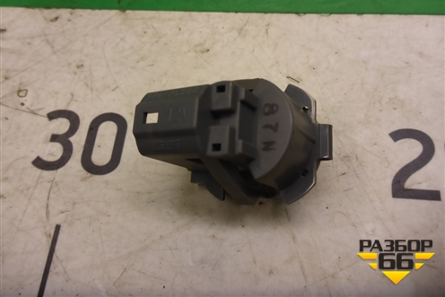 Фонарь подсветки багажника (17475388) для Toyota Corolla (E15) с 2006-2013г