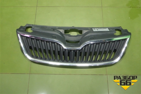 Решетка радиатора (5JA853668) для Skoda Rapid с 2013г