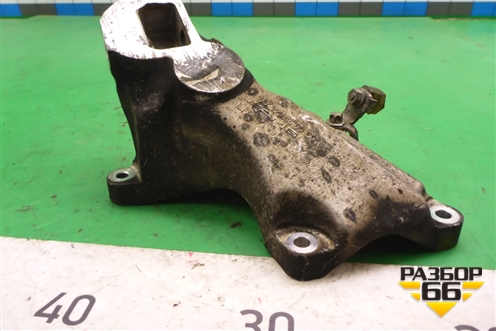 Кронштейн двигателя (4.0л M177) (A1772238600) для Mercedes Benz C-Klass W205 с 2014г