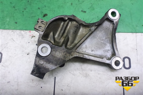 Кронштейн генератора (4.0л M177) (A1771550200) для Mercedes Benz C-Klass W205 с 2014г