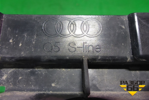 Решетка в передний бампер центральная (S-Line) (80A807647B) для Audi Q5 с 2017г