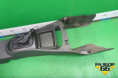 Консоль (846111G000) для Kia Rio с 2005-2011г