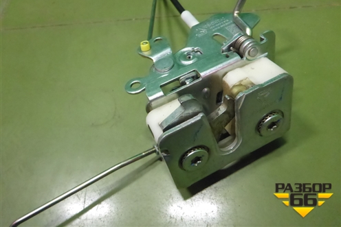 Замок двери левой  (WG1642340012) для Howo HW76