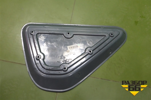 Накладка на торпедо  (WG1642160213) для Howo HW76