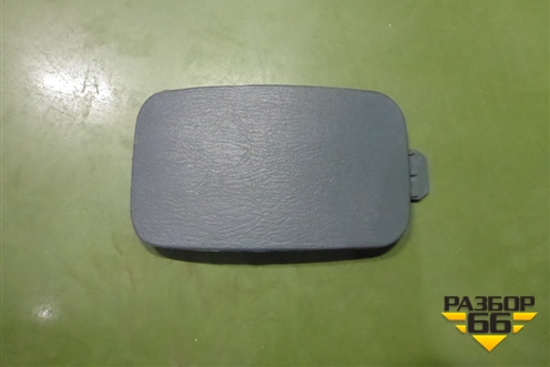 Накладка на торпедо  (WG1642160239) для Howo HW76