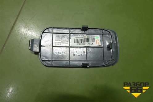 Накладка на торпедо  (WG1642160238) для Howo HW76