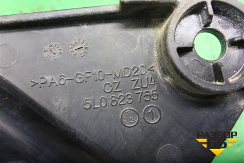 Кожух замка капота (5L0823755) для Skoda Yeti с 2009г