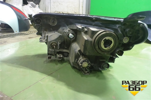 Фара правая (после 2015 галоген) (8117042650) для Toyota Rav-4 с 2012-2019г