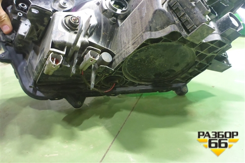 Фара правая (после 2015 галоген) (8117042650) для Toyota Rav-4 с 2012-2019г