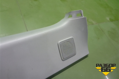 Обшивка двери багажника (верхней) (6793560080) для Toyota Land Cruiser (200) с 2008г