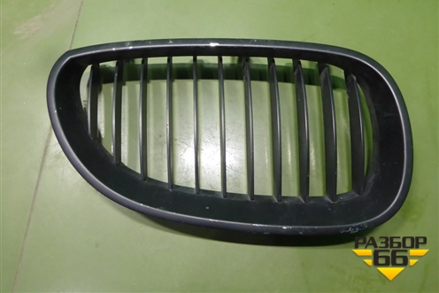 Решетка радиатора правая (51137027066) для BMW 5-серия Е60/Е61 с 2003-2009г